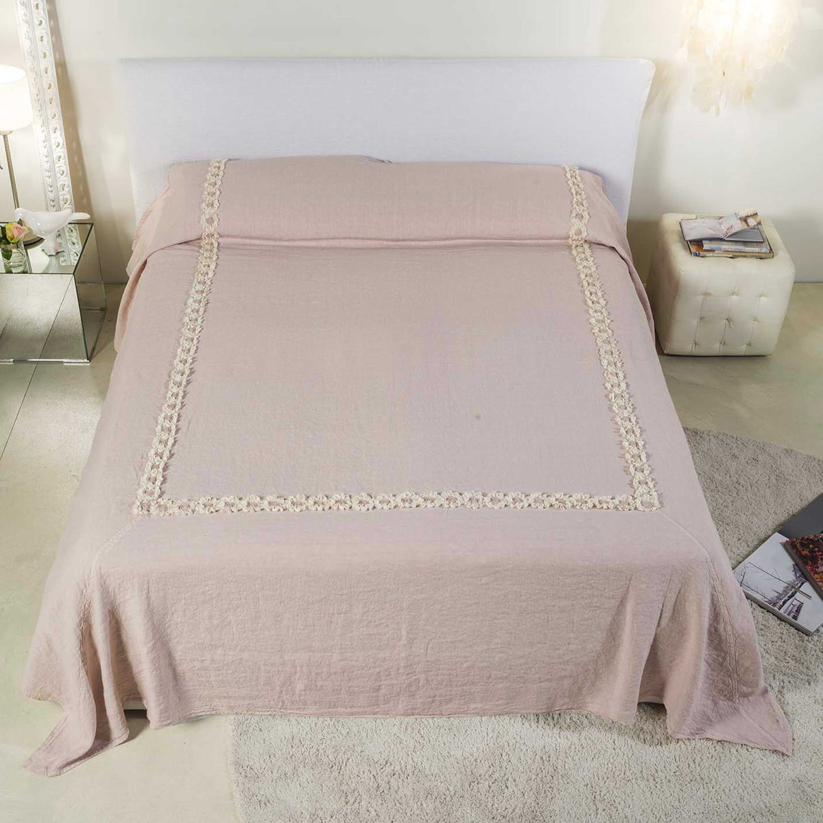 Double bedspread with Peonies embroidery