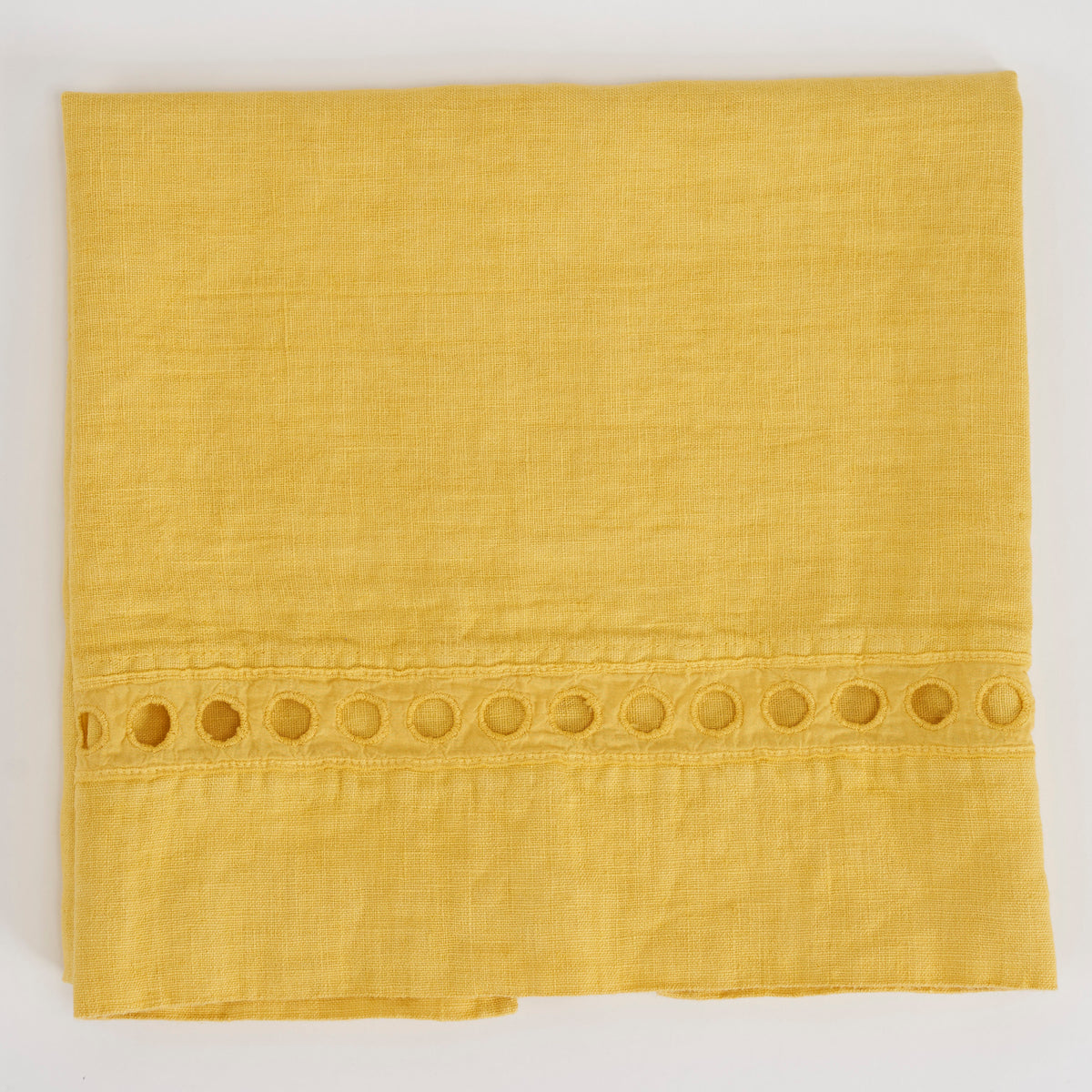 Linen bath towel with A'jour embroidery * while supplies last