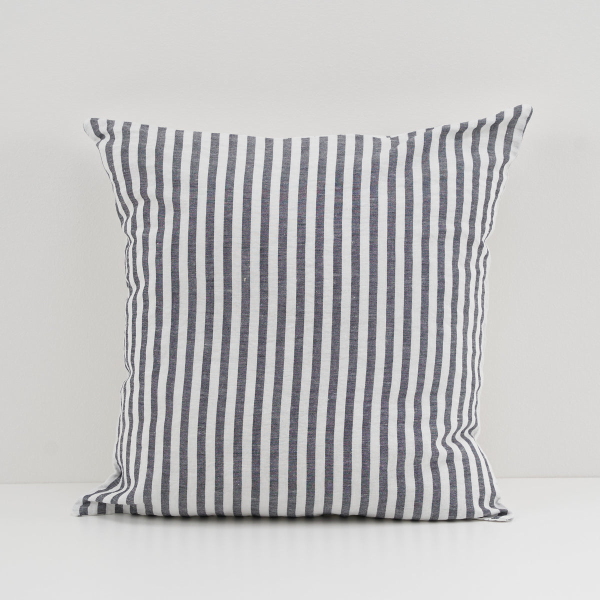 Reversible maxi decorative pillowcase Linee