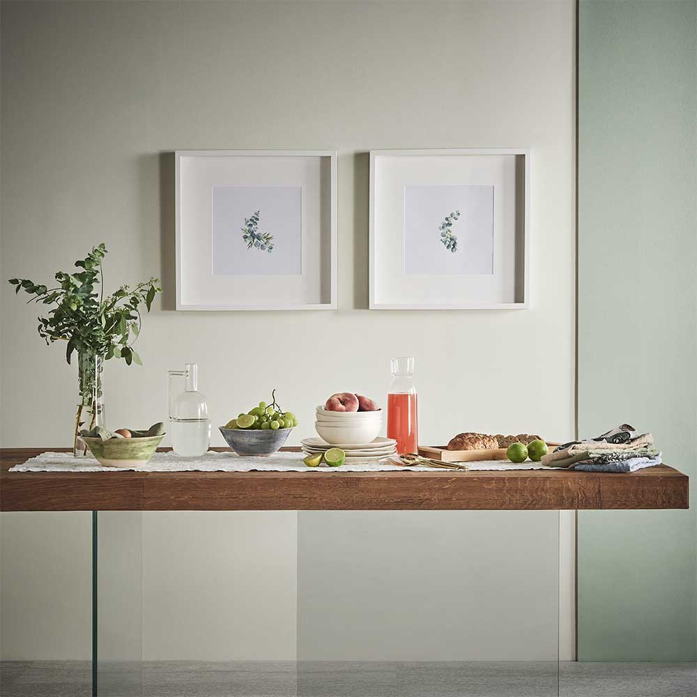 Runner - centerpiece with Narcissus embroidery