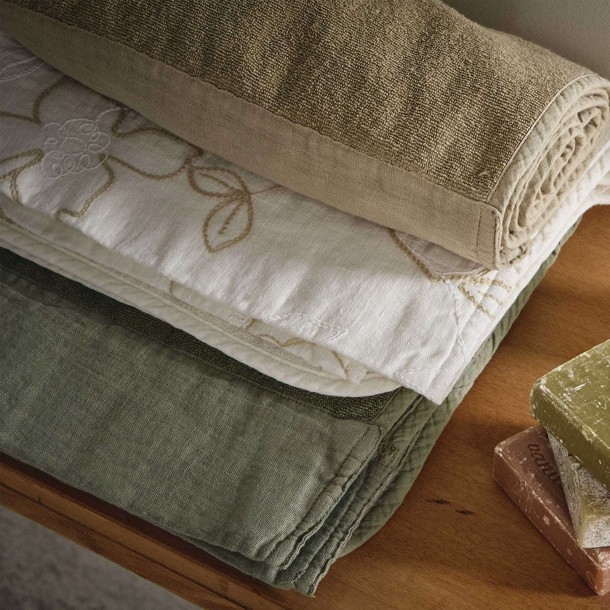 Narciso linen face and guest towel set