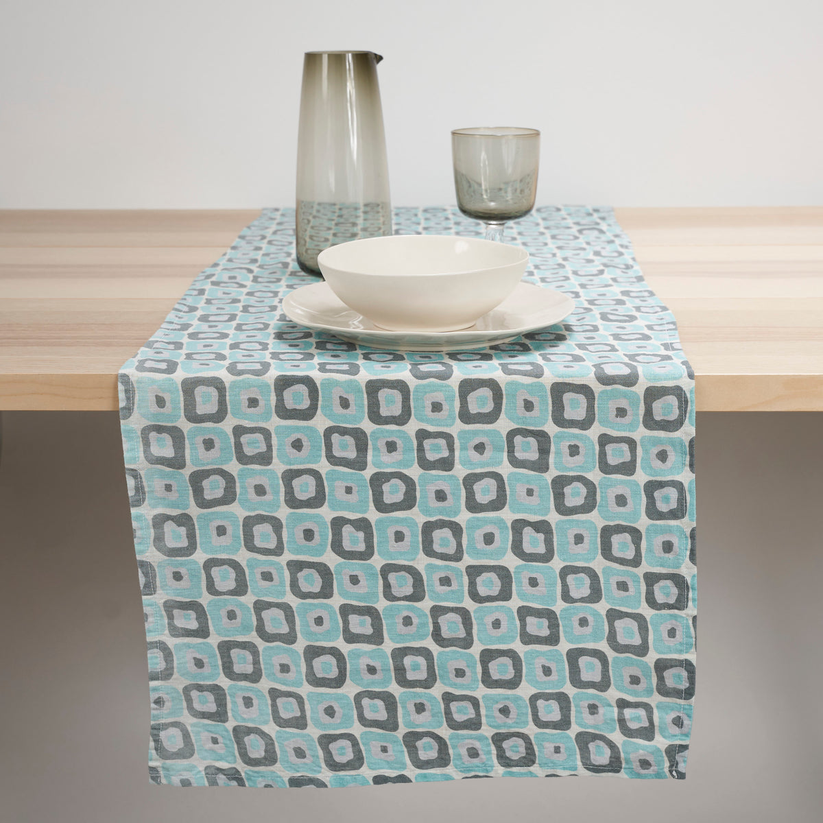 Linen runner with Pop print * while stocks last