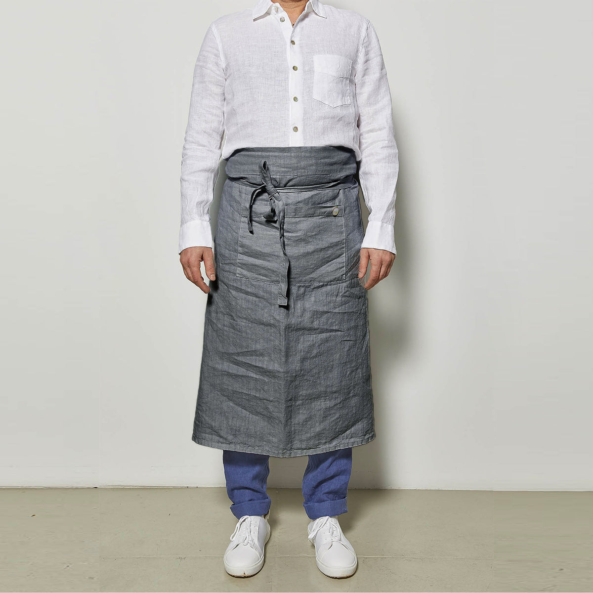 Low-waisted apron