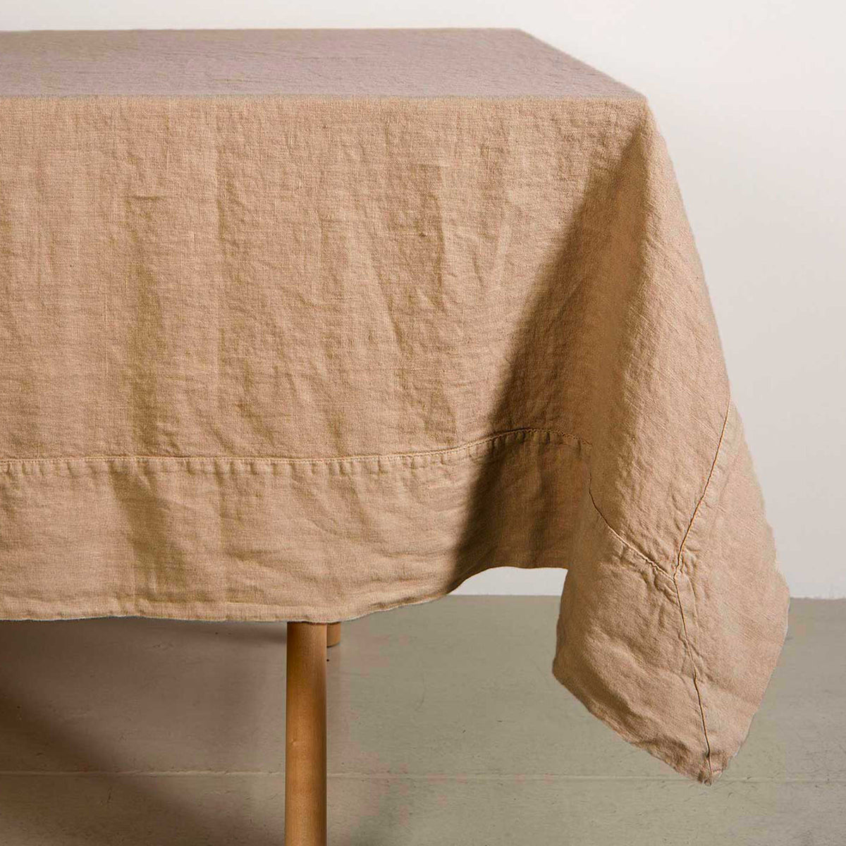 Tablecloth with frame