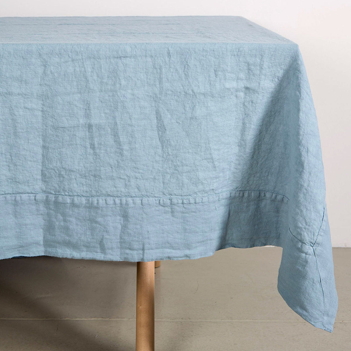 Tablecloth with frame