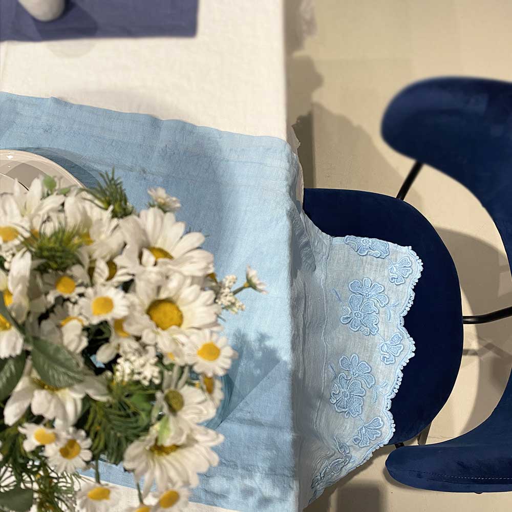 Runner/centerpiece with Petali embroidery * while stocks last