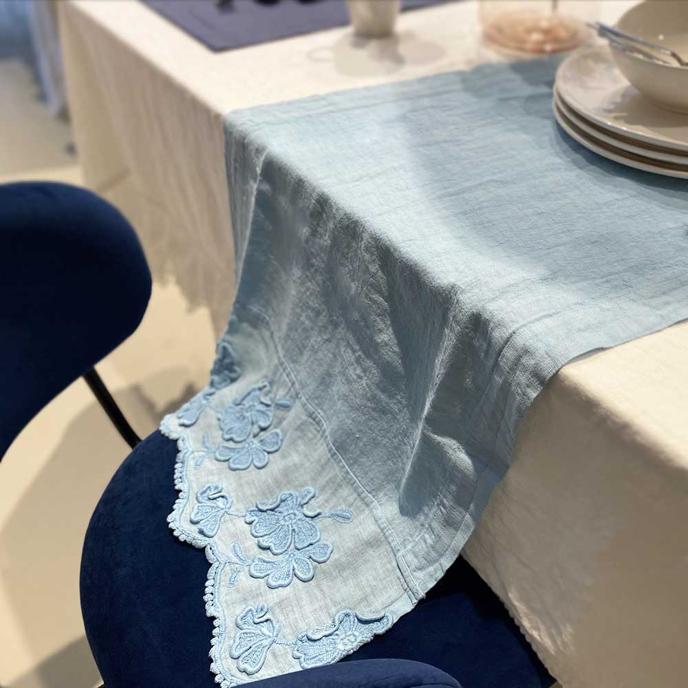 Runner/centerpiece with Petali embroidery * while stocks last
