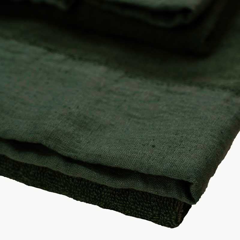 Terry bath towel with linen edge