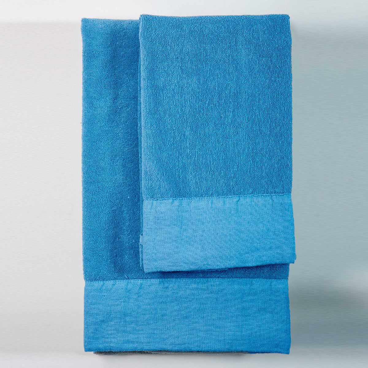 Terry bath towel set with linen edges