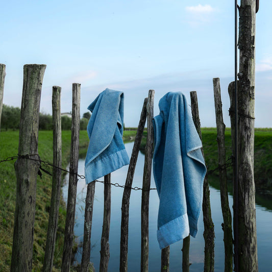 Terry bath towel set with linen edges