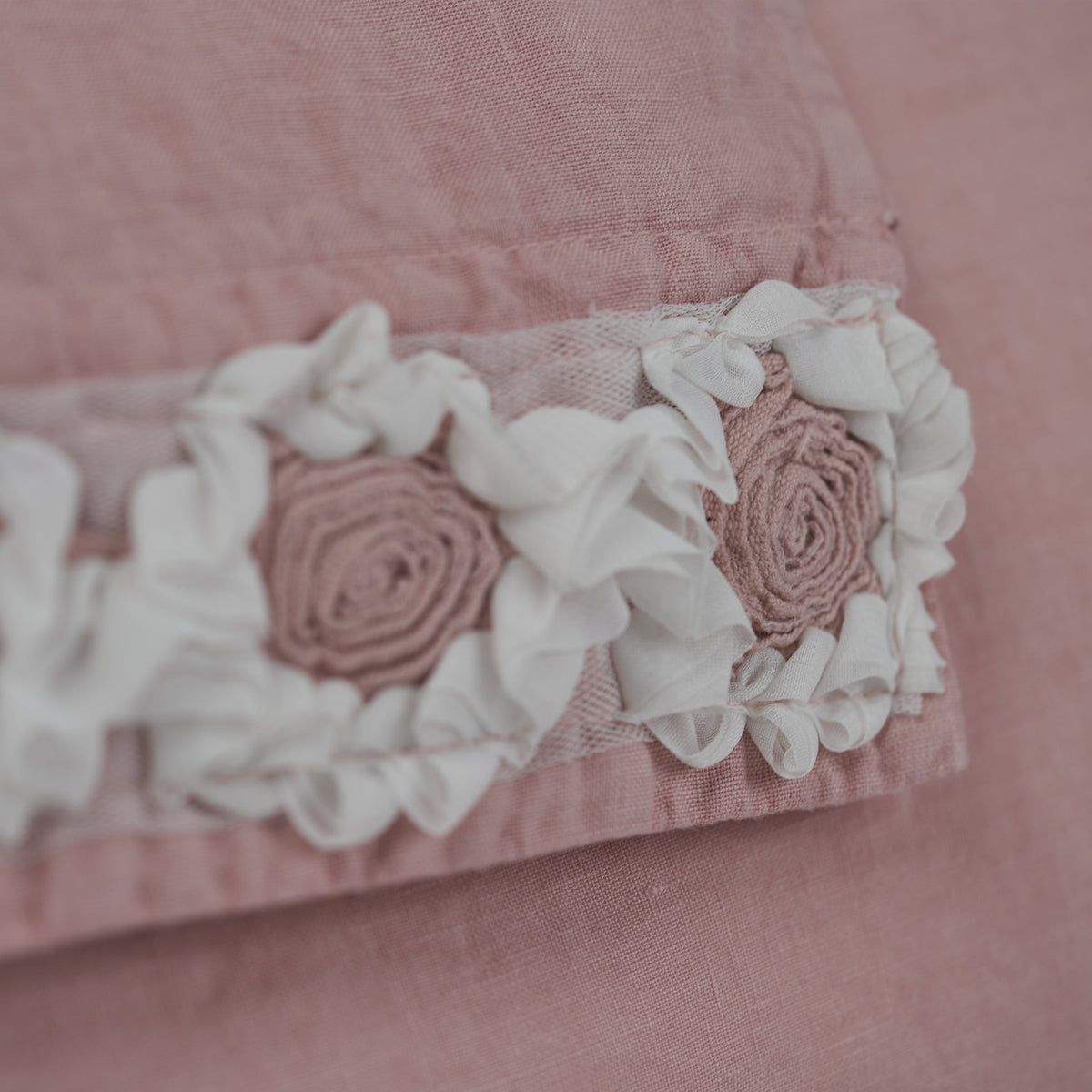 Peony embroidered linen towel set