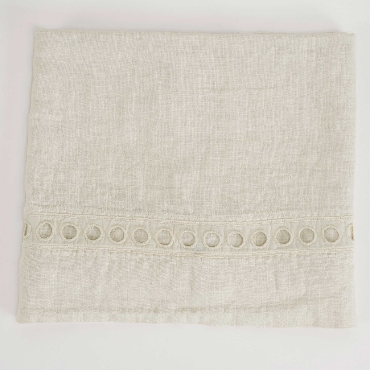 Linen bath towel with A'jour embroidery