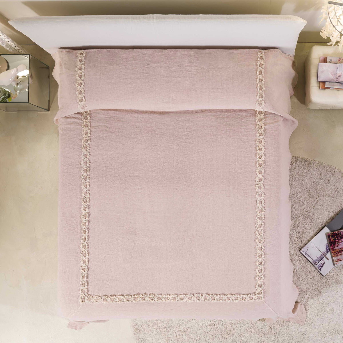 Double bedspread with Peonies embroidery