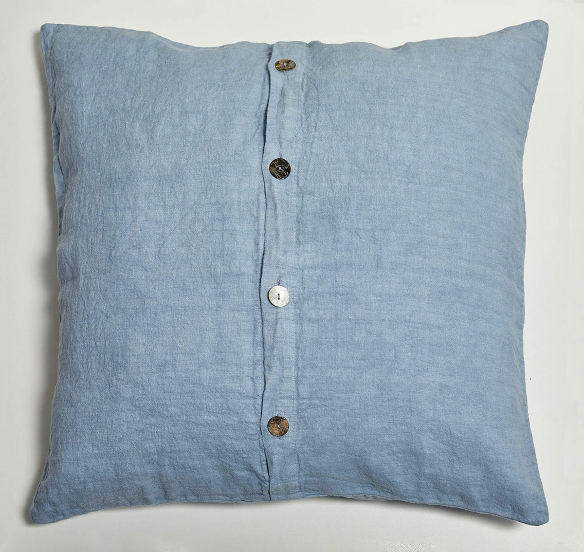 Maxi linen pillowcase with central buttons