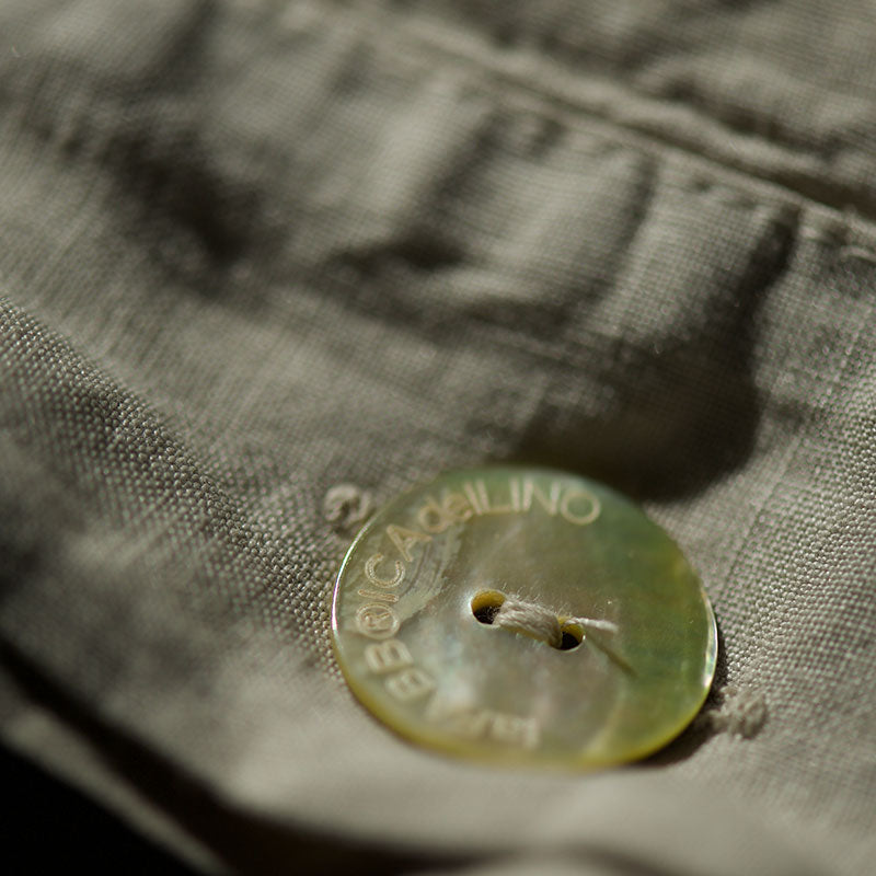 Maxi linen pillowcase with central buttons