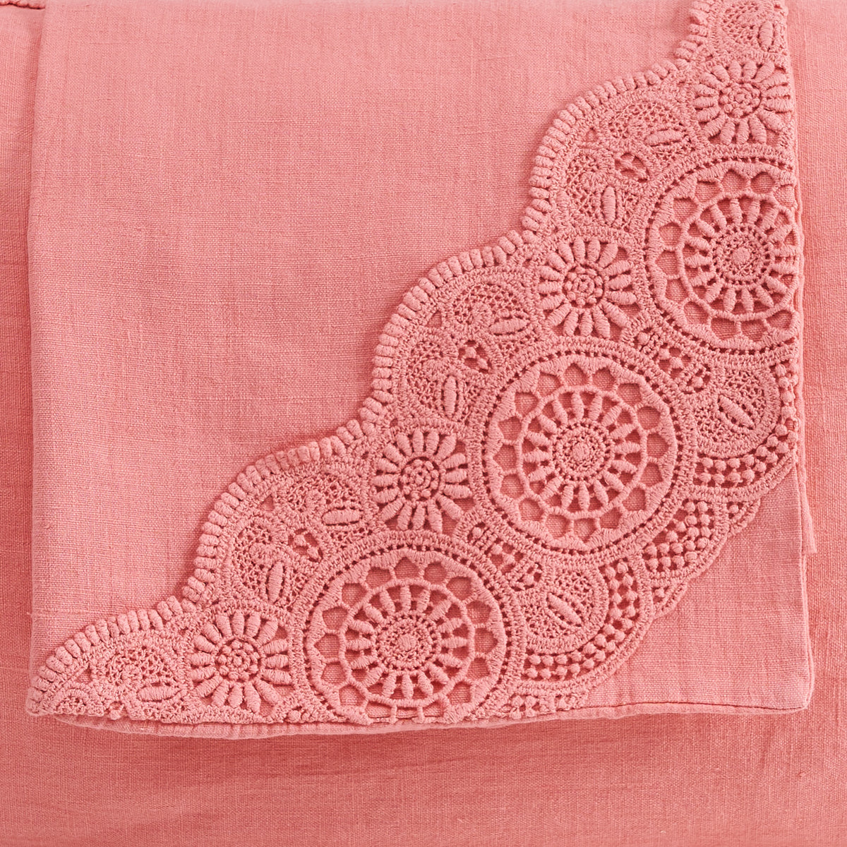 Pair of rosette embroidered pillowcases * while stocks last