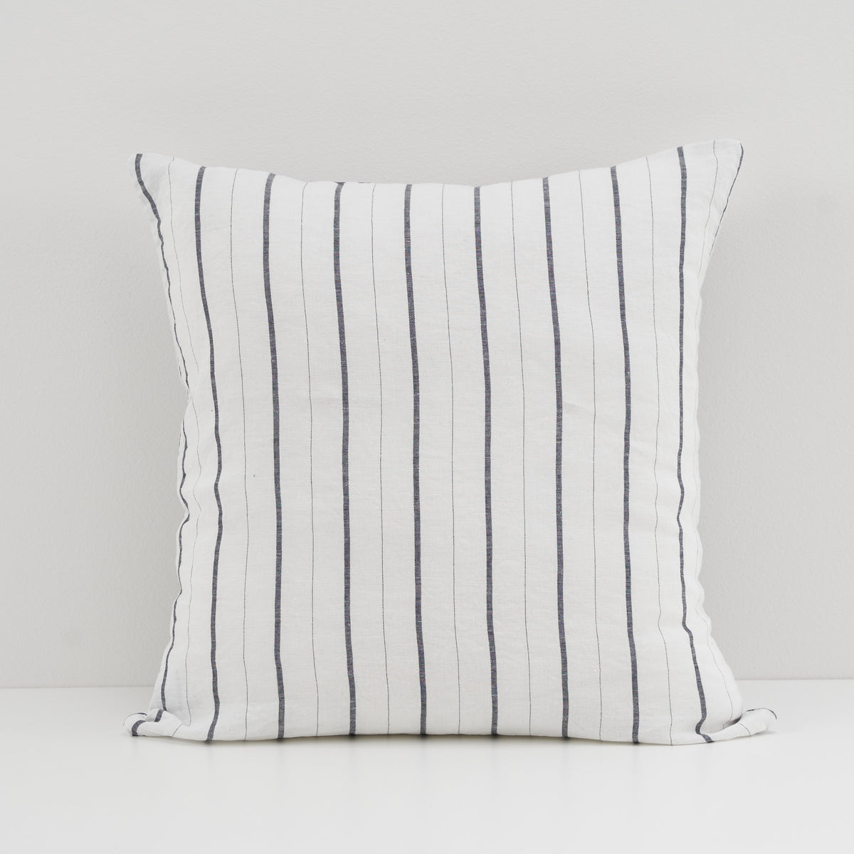 Reversible maxi decorative pillowcase Linee