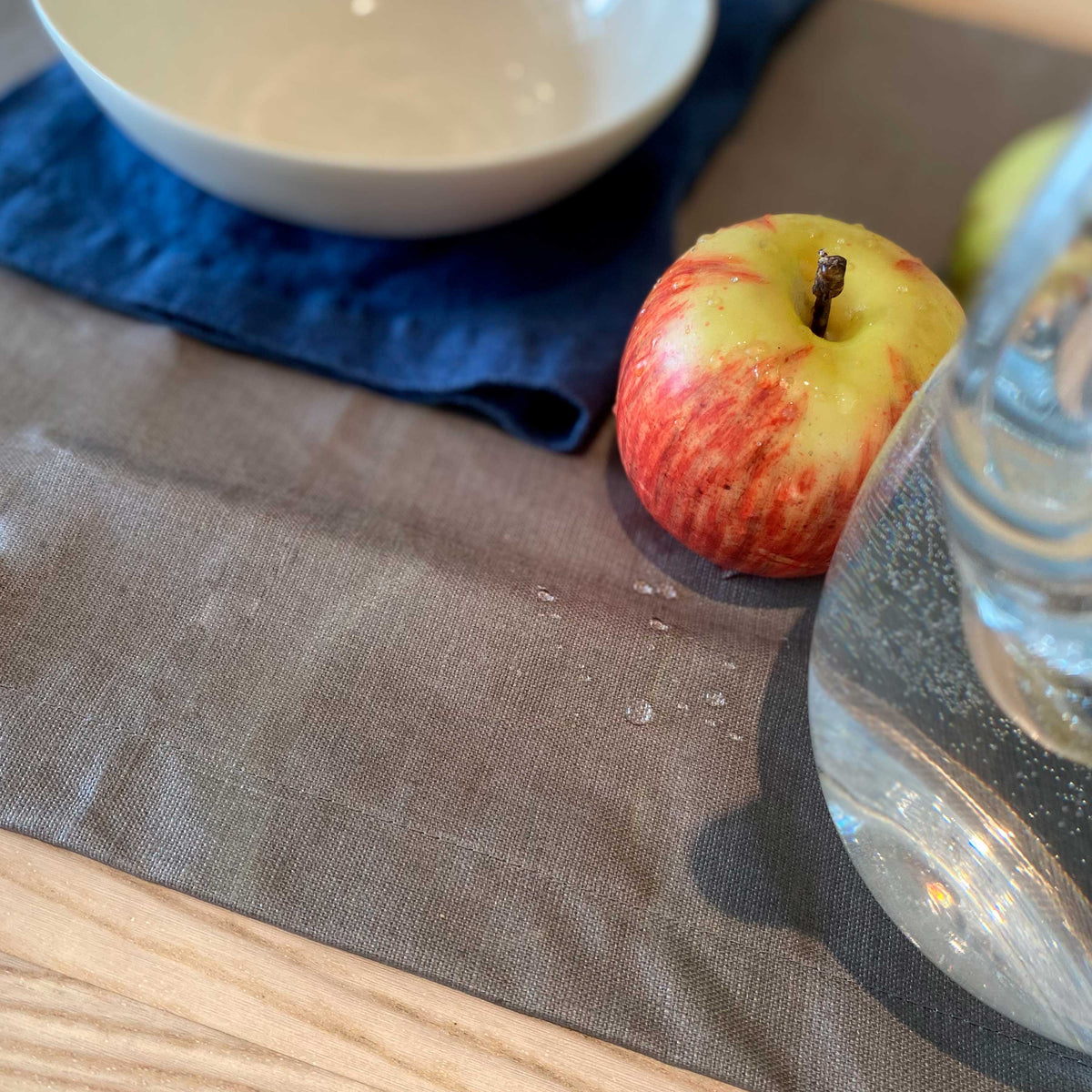 Set of 2 waxed linen placemats