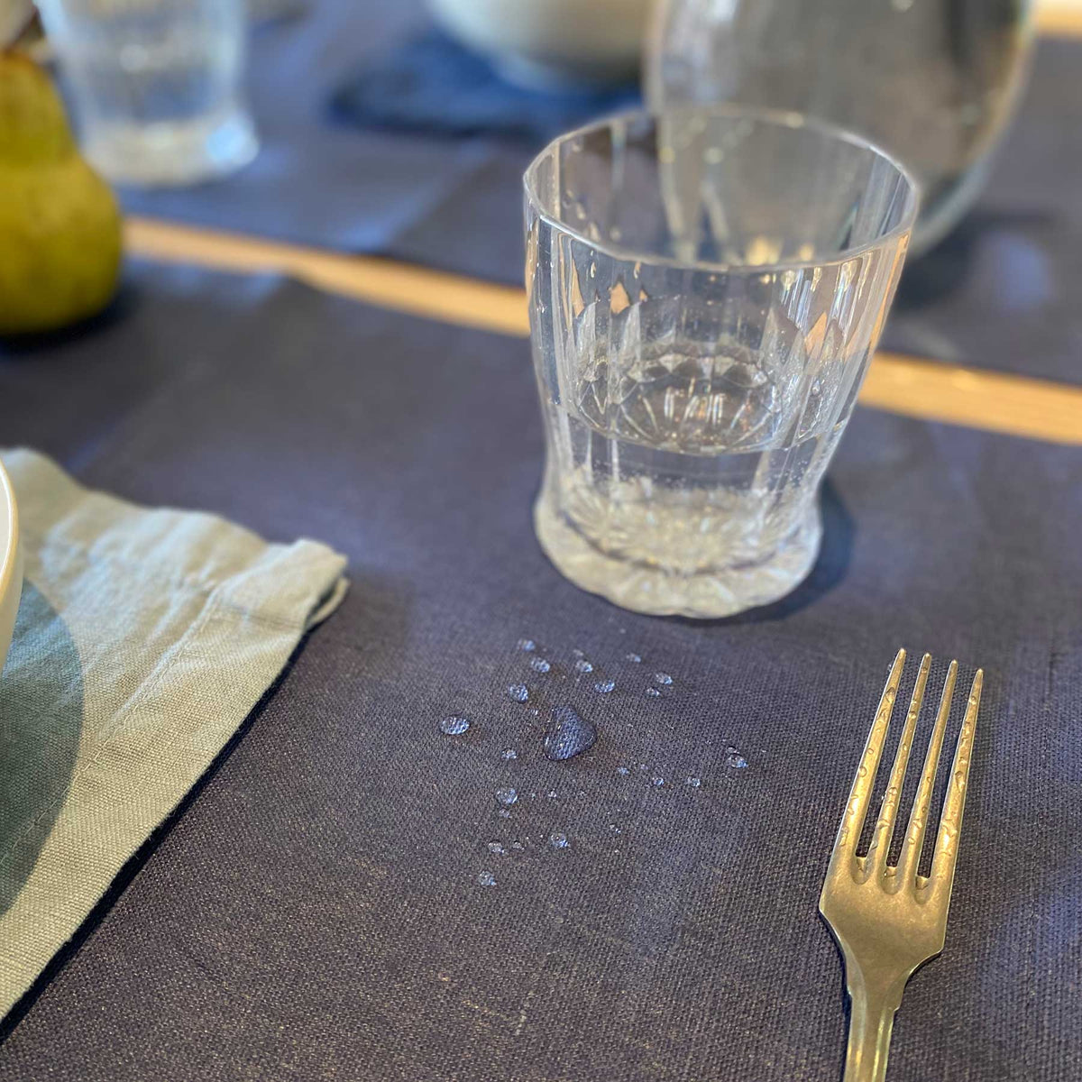 Set of 2 waxed linen placemats