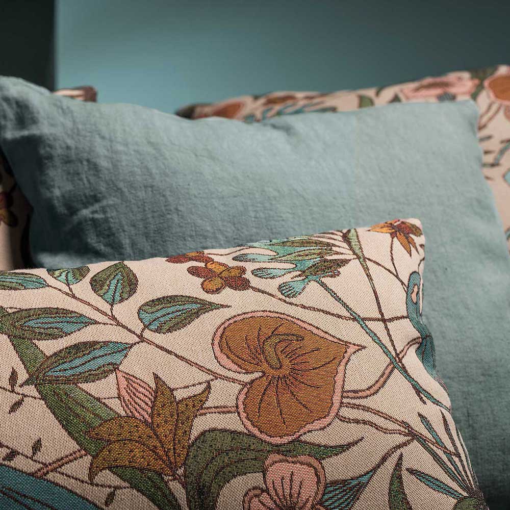 Decorative pillowcase in jacquard fabric with floral motif