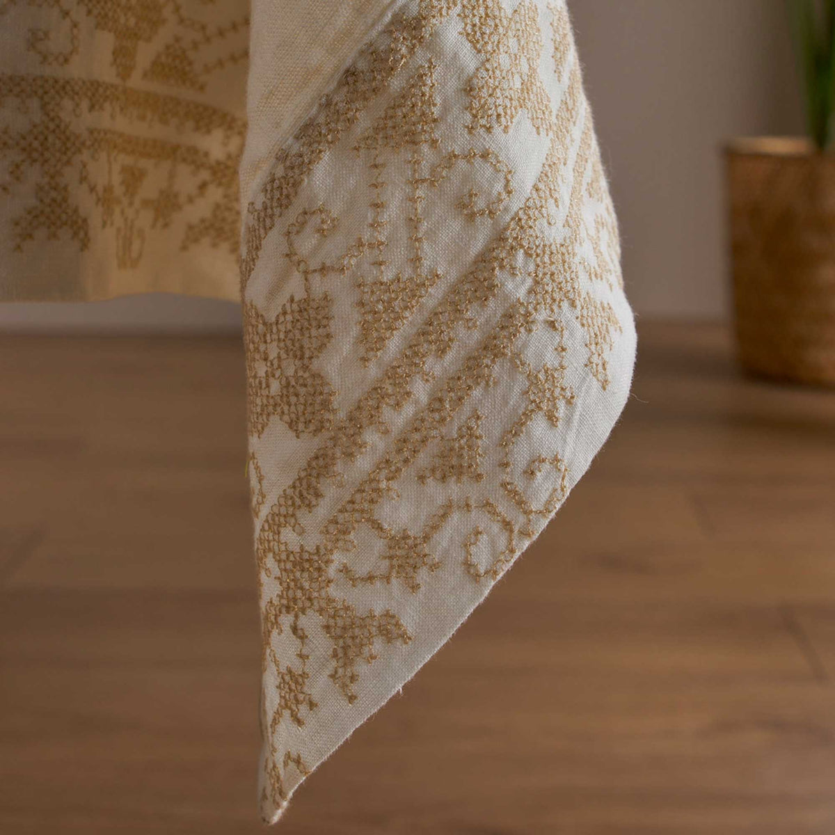 Sheet and pillowcase set with cross stitch embroidery