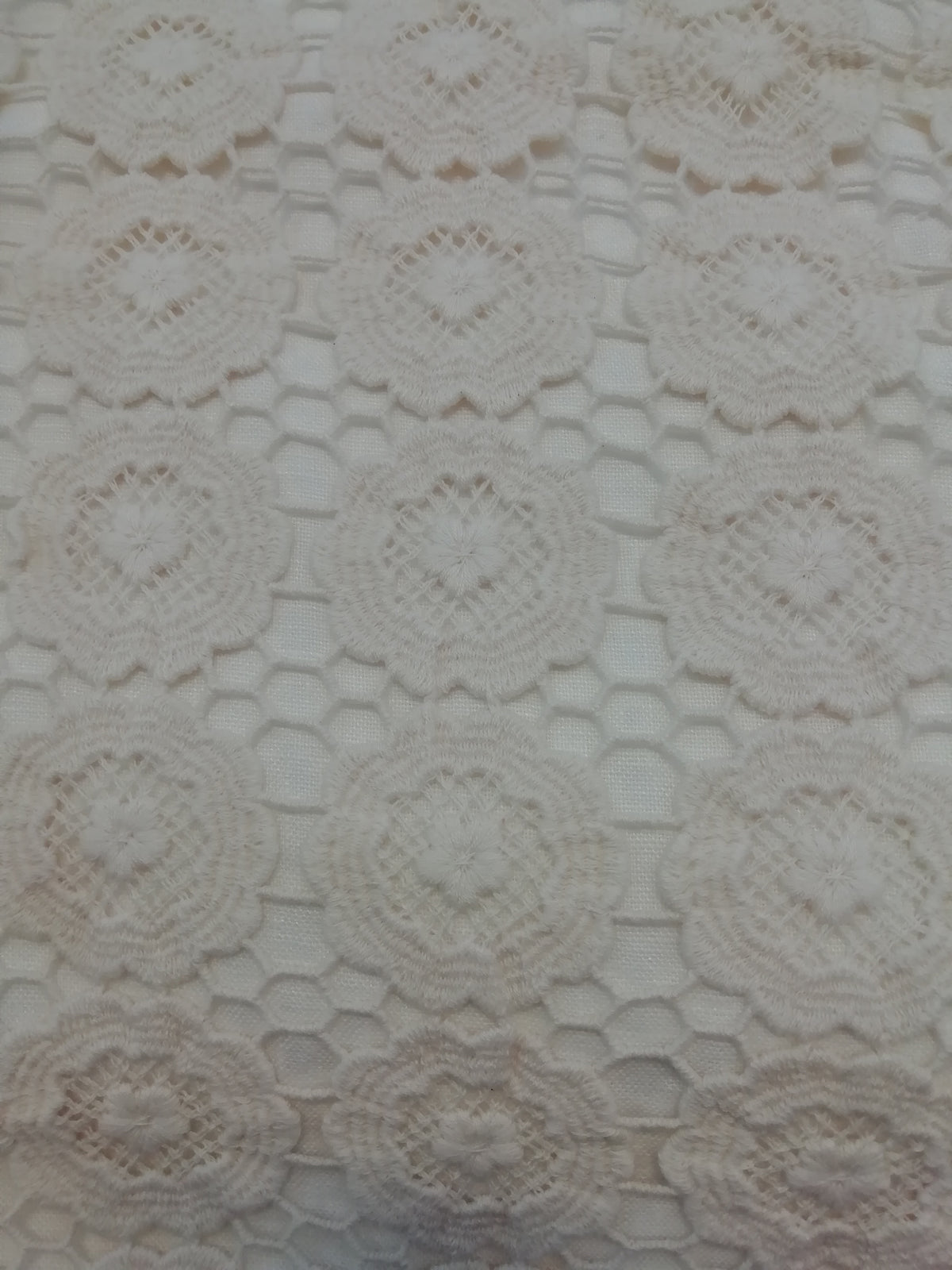 Rectangular decorative pillowcase with Daisy embroidery * while stocks last