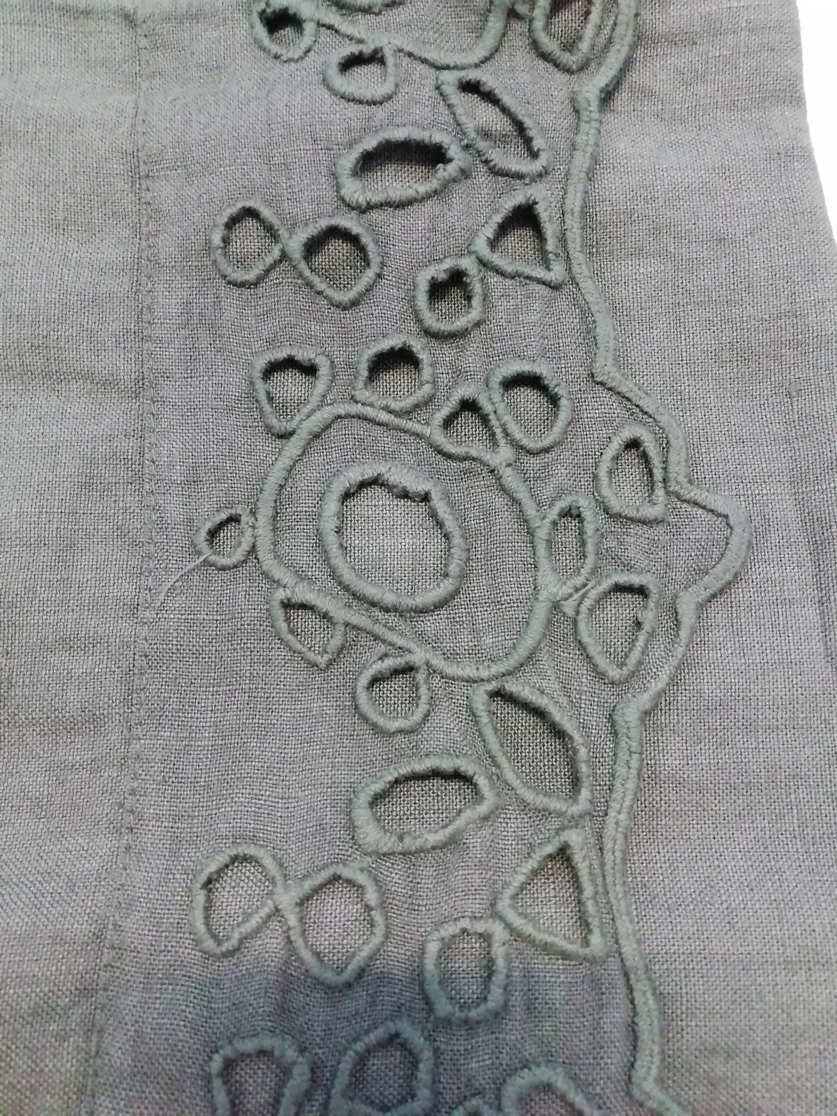 Decorative pillowcase with embroidery circles * while stocks last