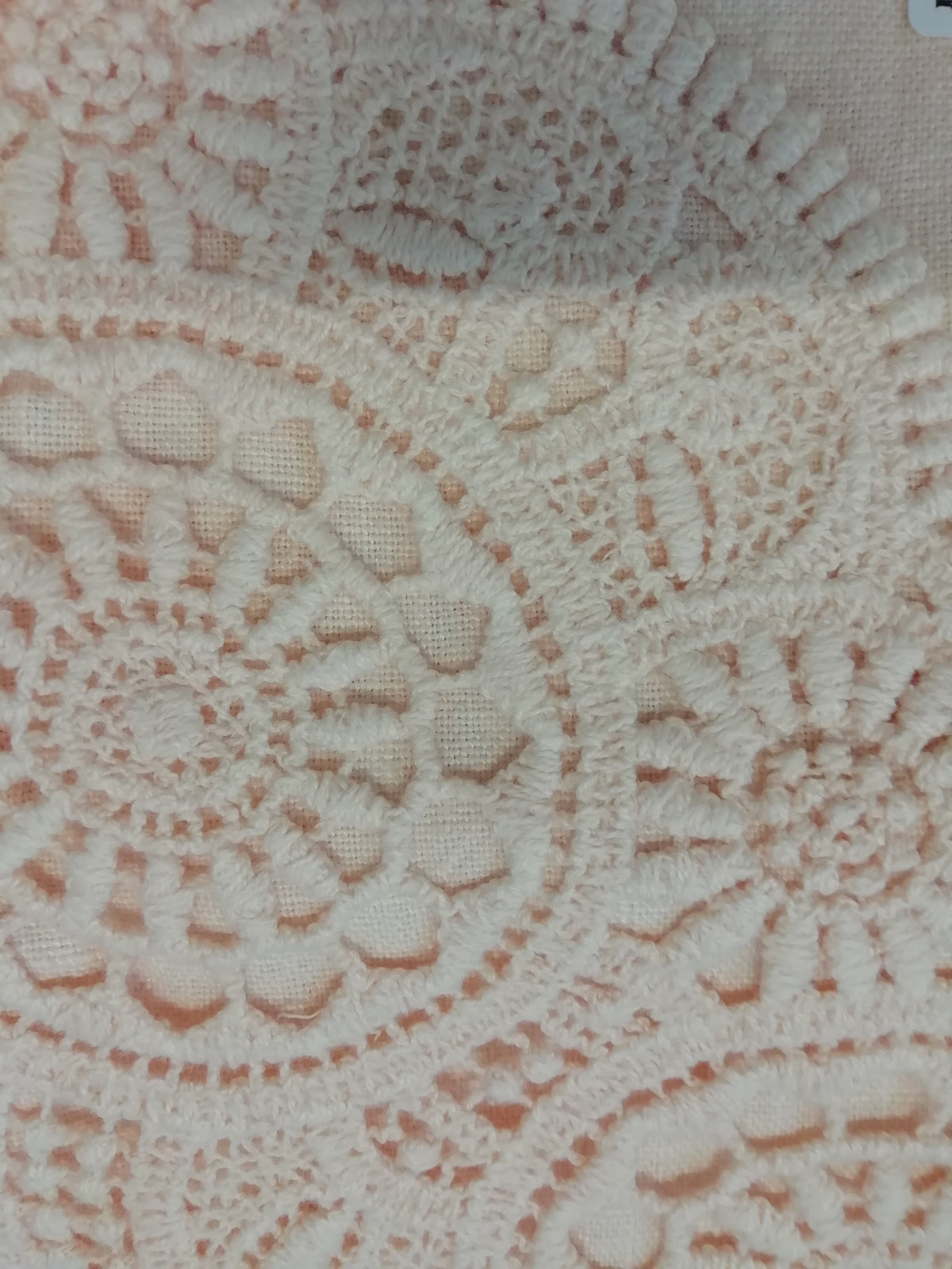 Retractable pillowcase with oblique Rosette embroidery on two sides * while stocks last