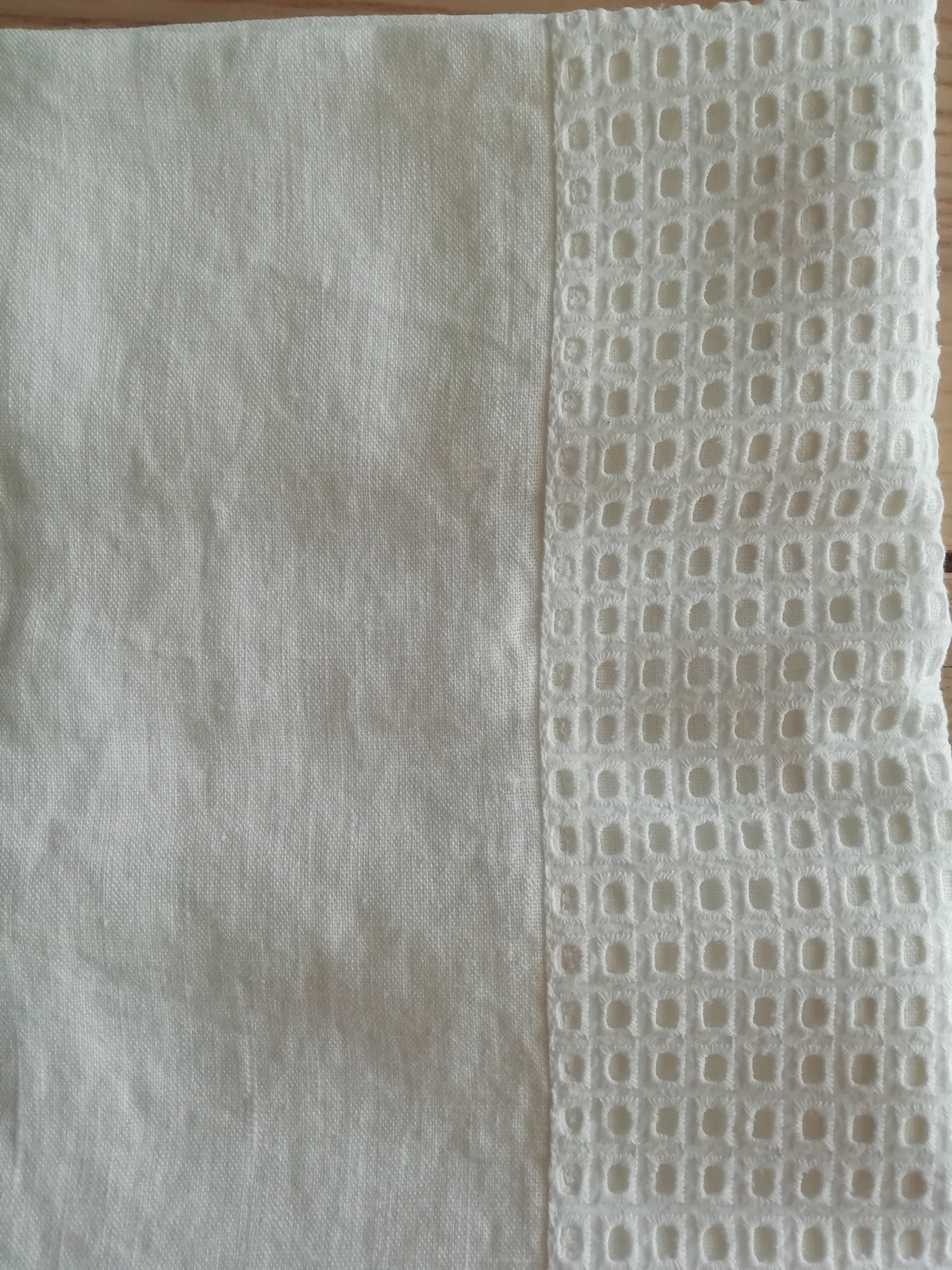 Pillowcase with square embroidery * available while stocks last
