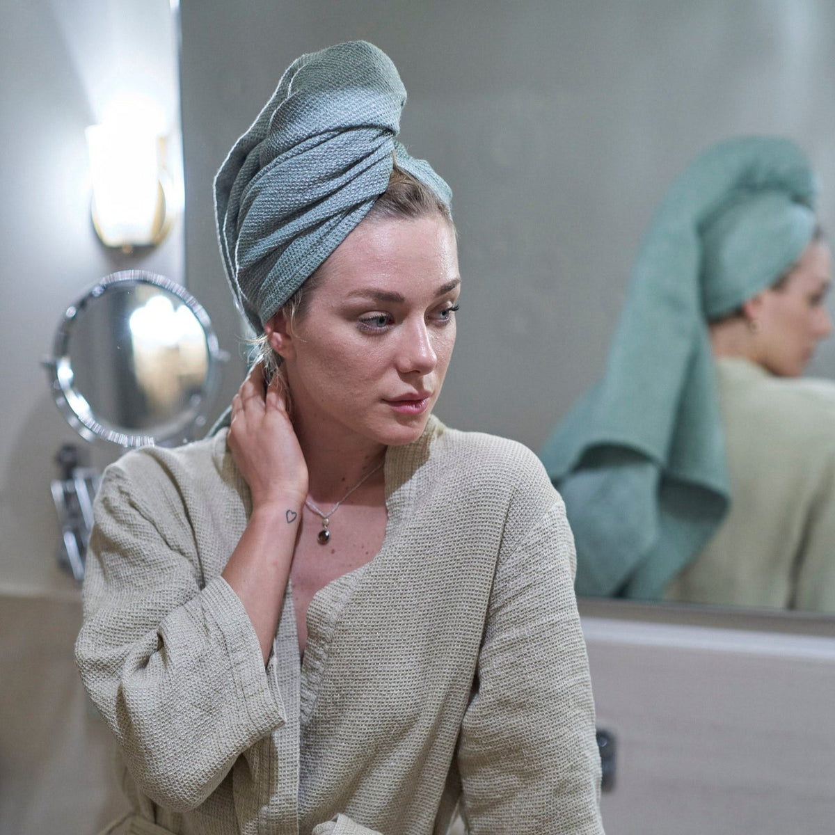 Terry bath towel set with linen edges