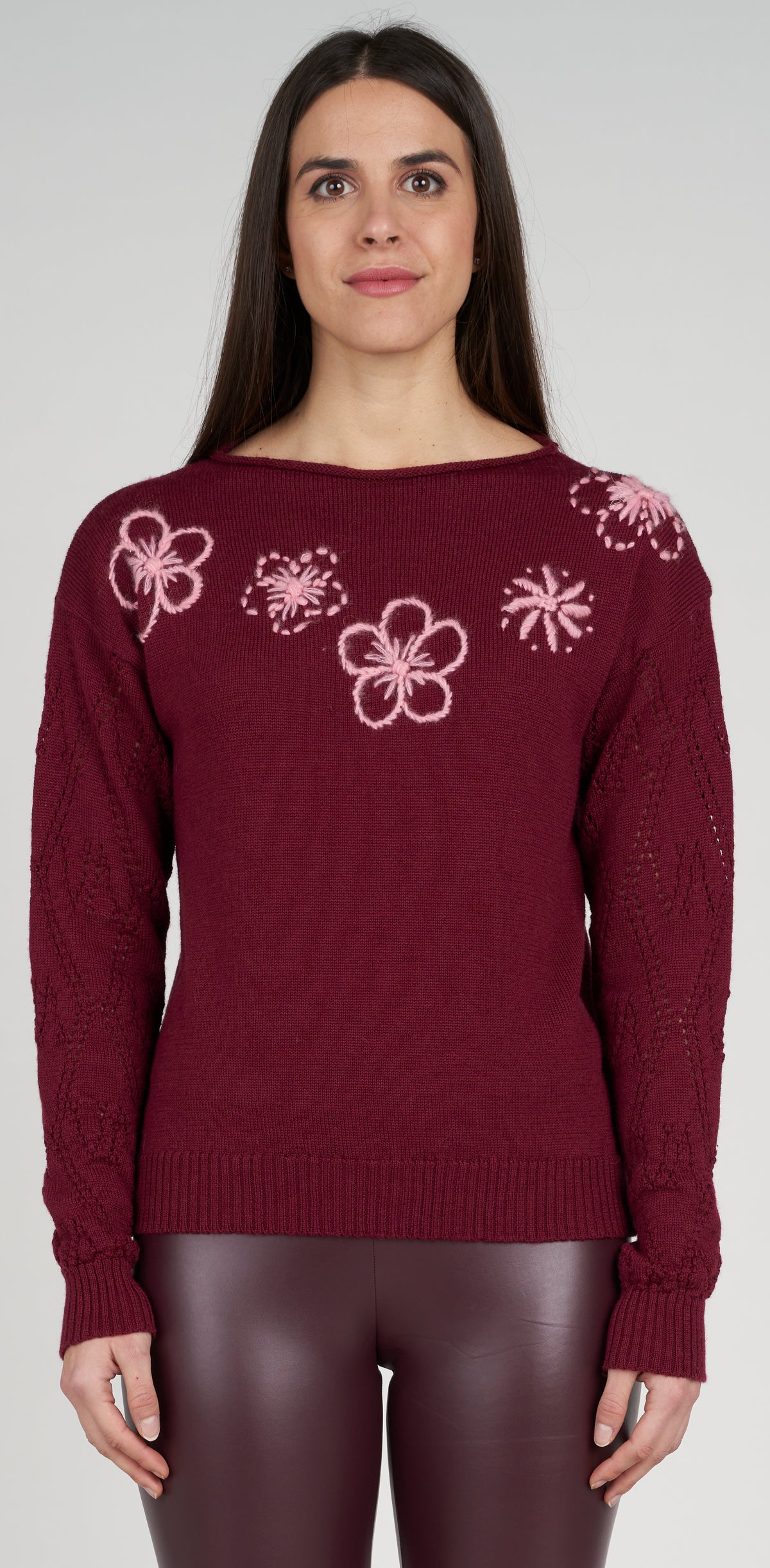 Boat neck t-shirt with floral embroidery