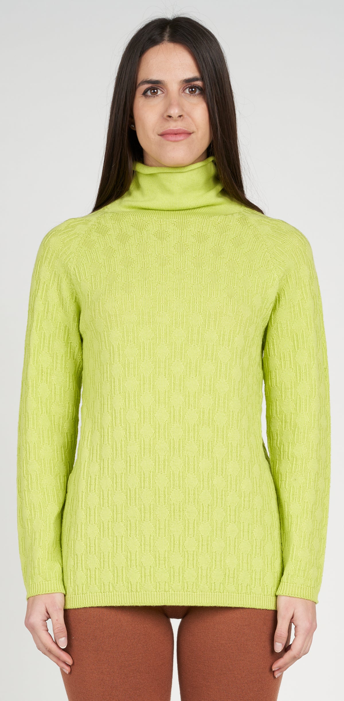 Diamond pattern turtleneck