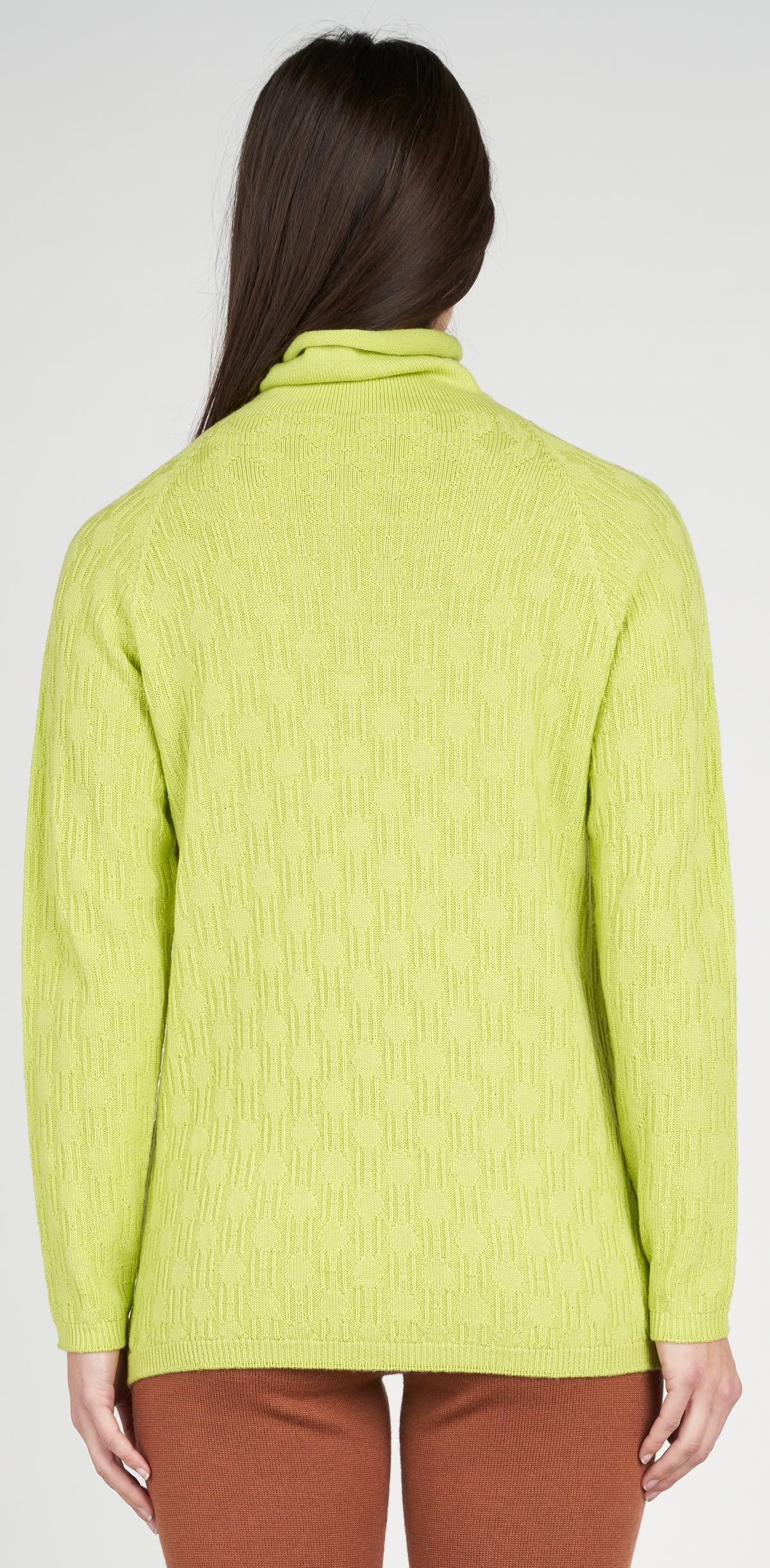 Diamond pattern turtleneck