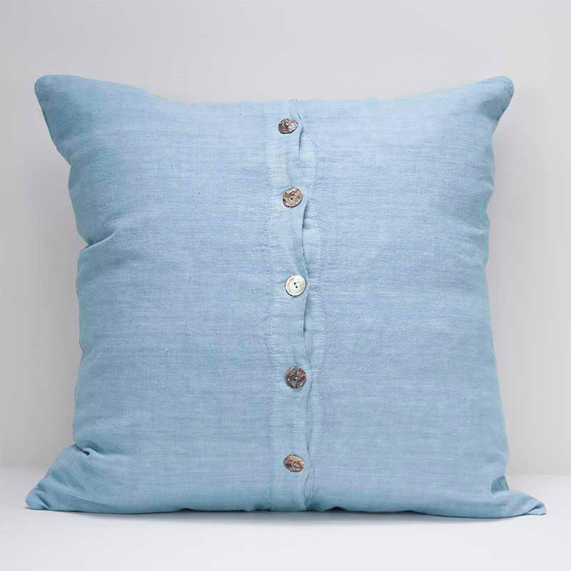 Maxi linen pillowcase with central buttons