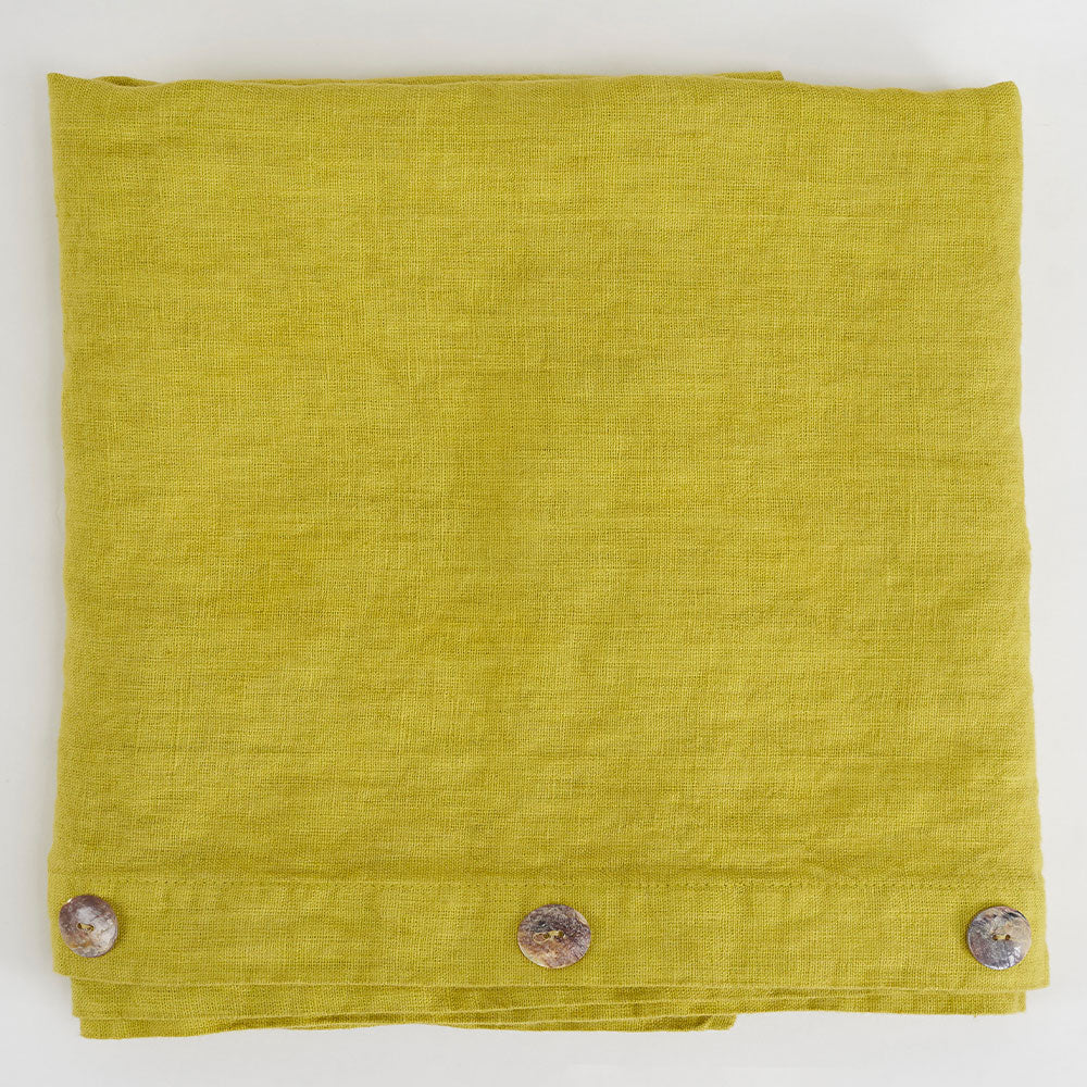 Modular runner with buttons and buttonholes