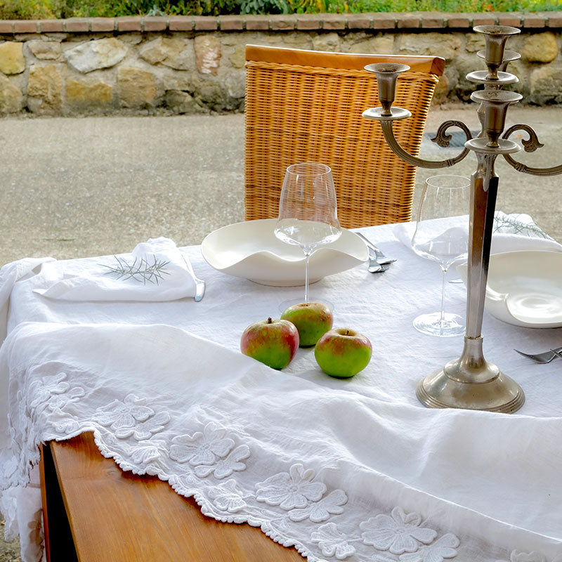 Square tablecloth 170x170 cm with Petali embroidery * while stocks last